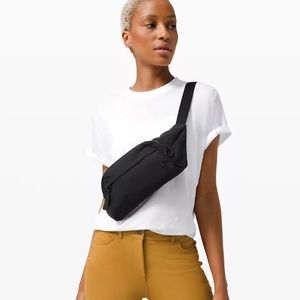 Lululemon on the beat belt bag